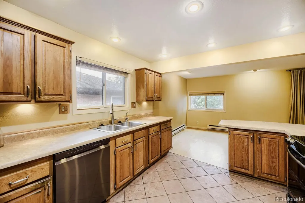 385 E Chenango Avenue Englewood CO 80113