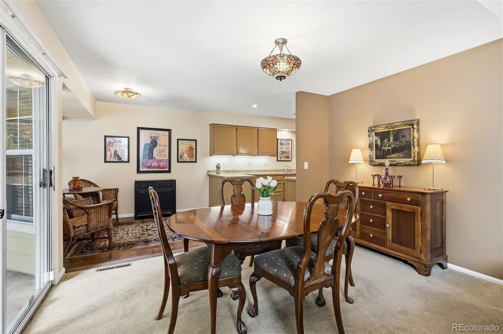 1570 S Roslyn Street Denver CO 80231