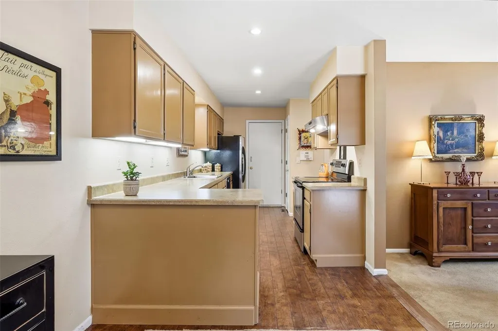 1570 S Roslyn Street Denver CO 80231