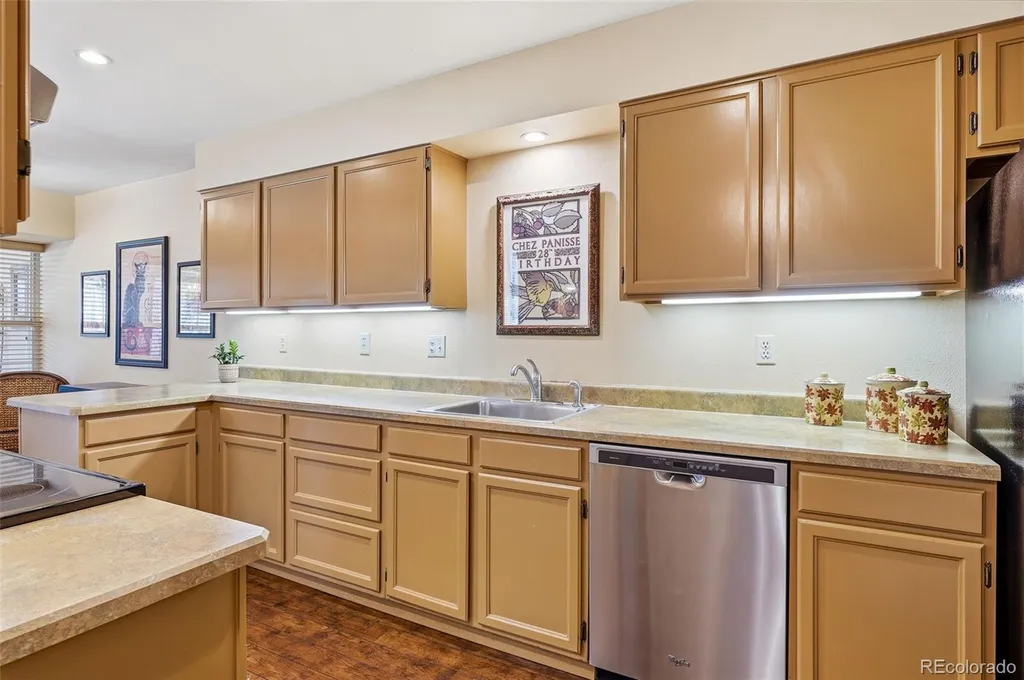 1570 S Roslyn Street Denver CO 80231