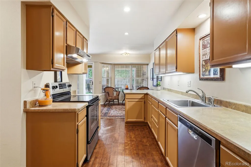 1570 S Roslyn Street Denver CO 80231