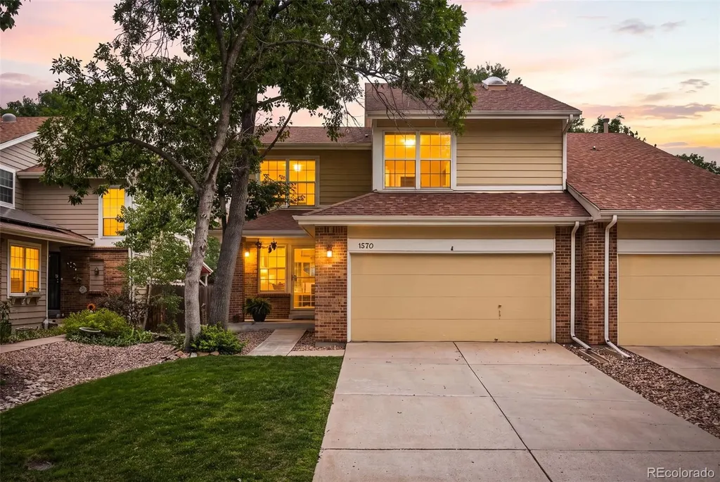 1570 S Roslyn Street Denver CO 80231