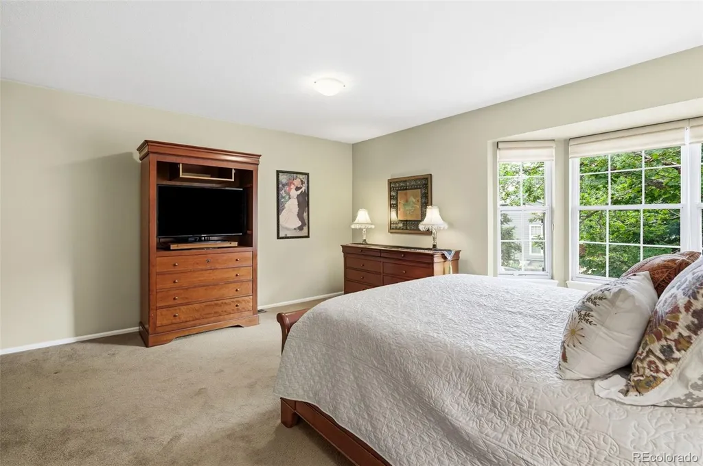 1570 S Roslyn Street Denver CO 80231