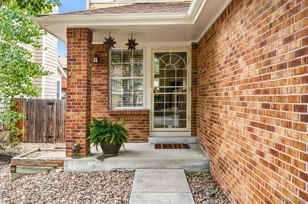 1570 S Roslyn Street Denver CO 80231