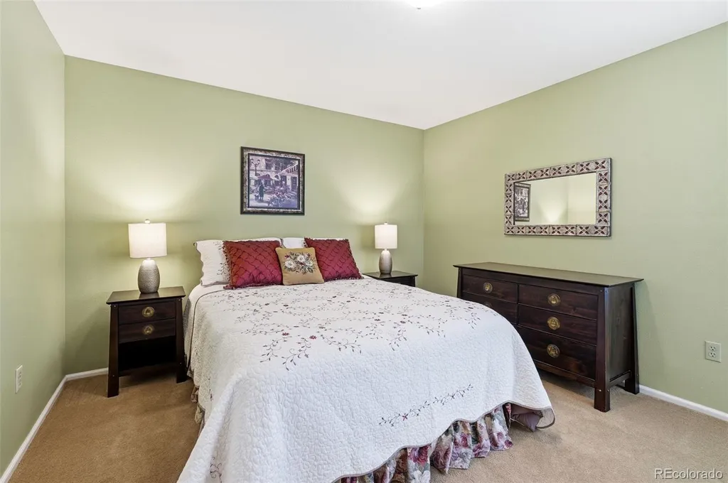 1570 S Roslyn Street Denver CO 80231