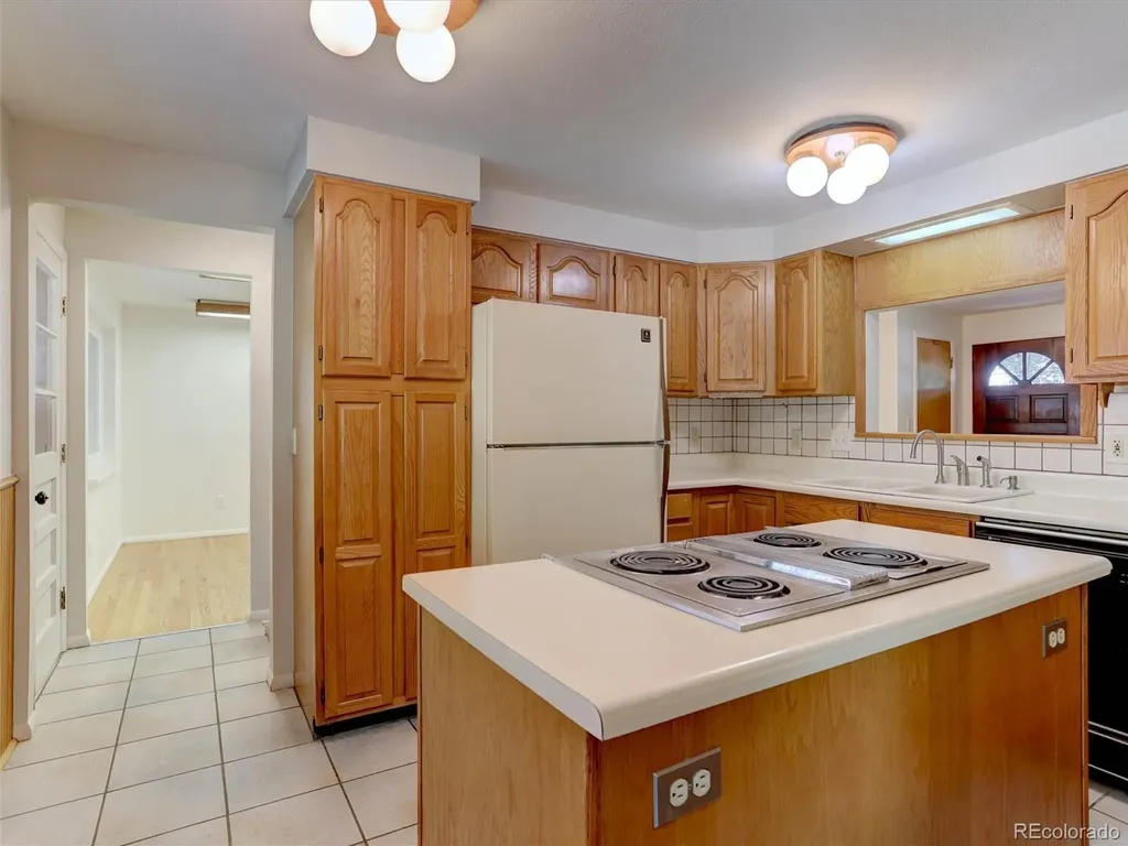 5677 S King Street Littleton CO 80123