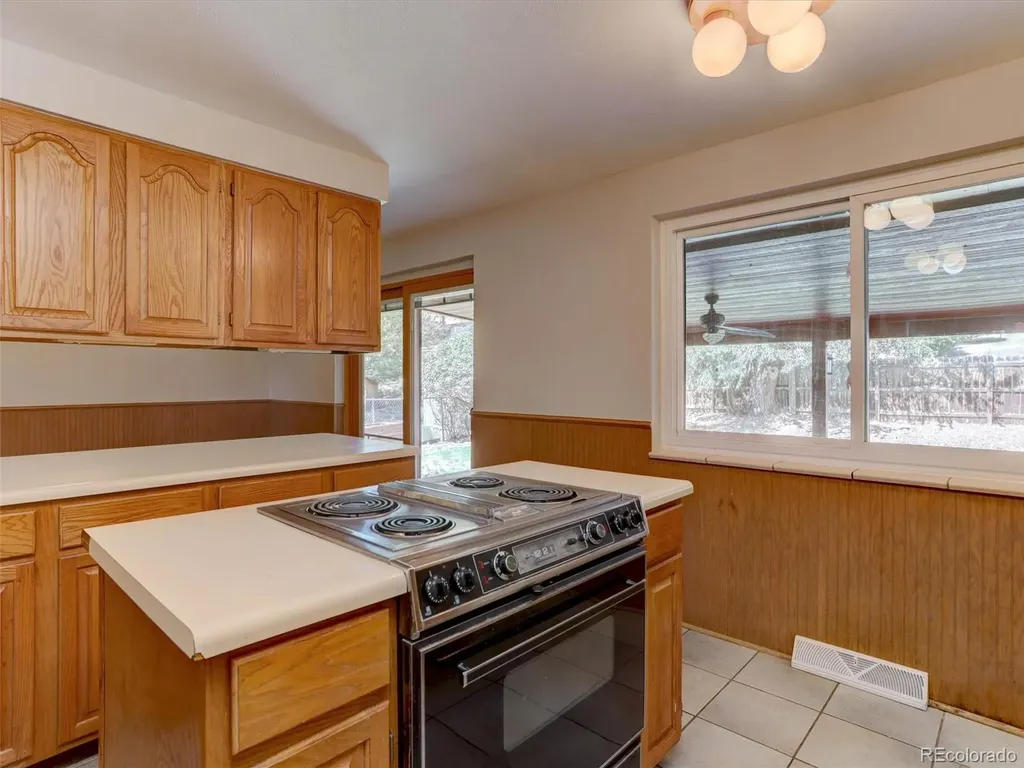 5677 S King Street Littleton CO 80123