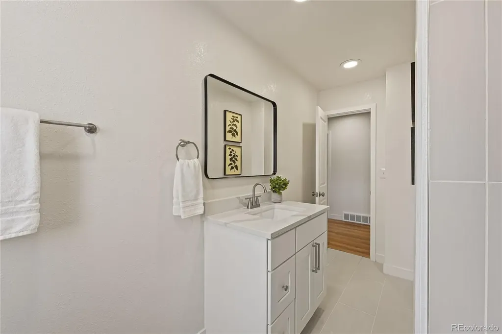 2739 W 39th Avenue Denver CO 80211
