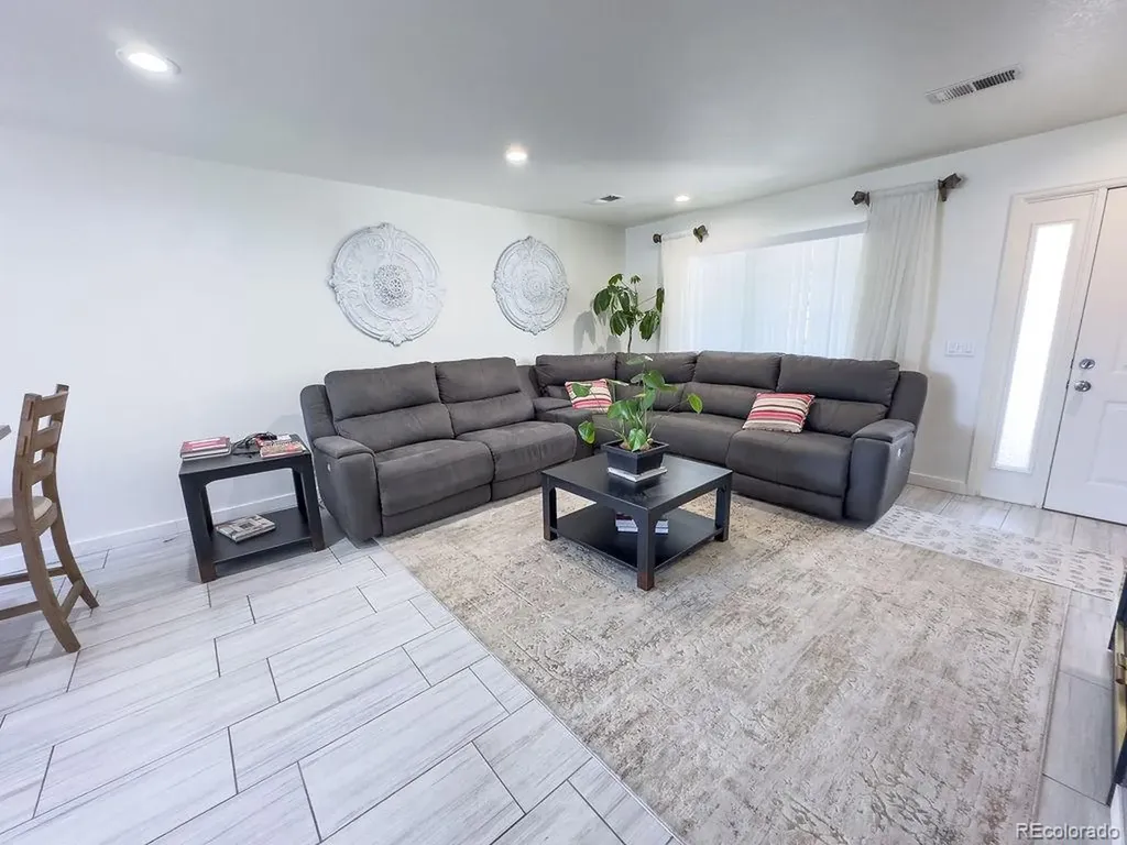19163 E Wyoming Drive Aurora CO 80017