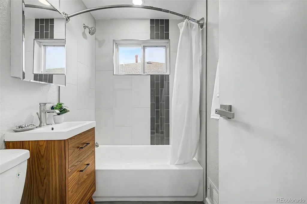 3546 Ivy Street Denver CO 80207