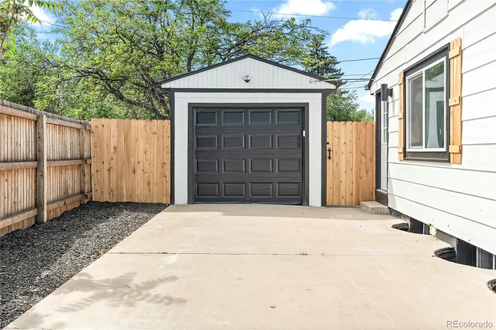 8851 Hooker Way Westminster CO 80031