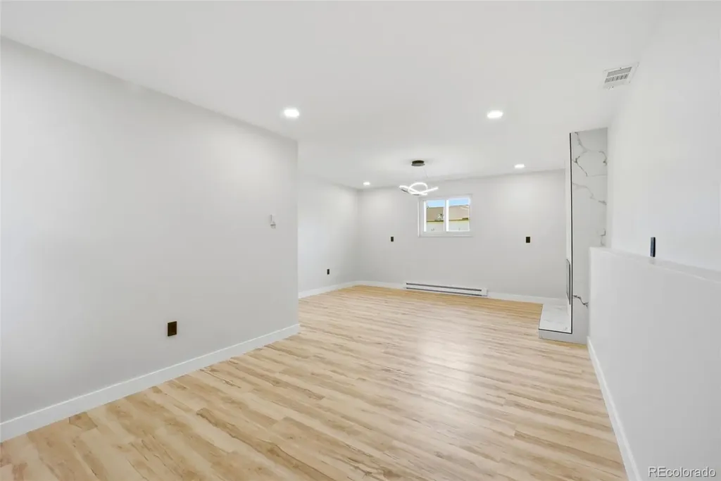 56352 Sunset Avenue Strasburg CO 80136