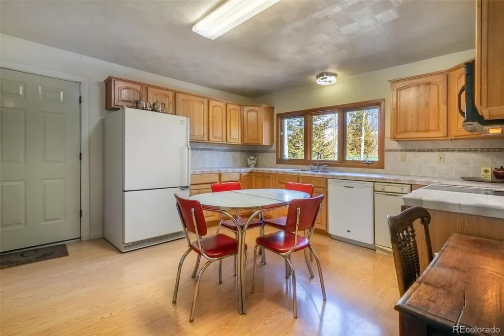 90 GCR 4945 Grand Lake CO 80447