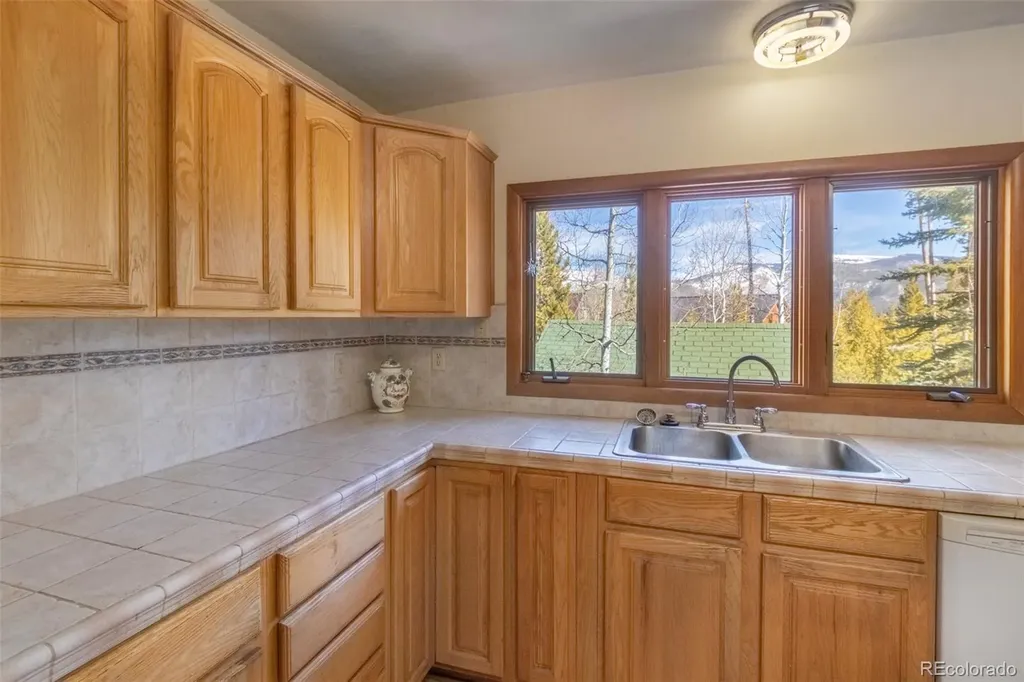 90 GCR 4945 Grand Lake CO 80447