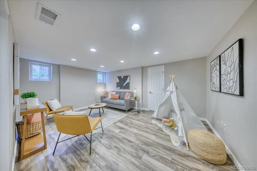 1476 S Elizabeth Street Denver CO 80210