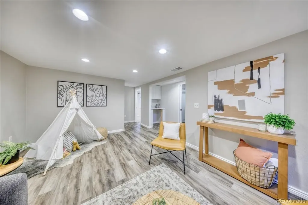 1476 S Elizabeth Street Denver CO 80210