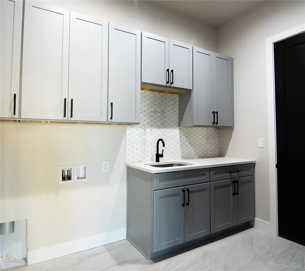 3383 S Newcombe Street Lakewood CO 80227