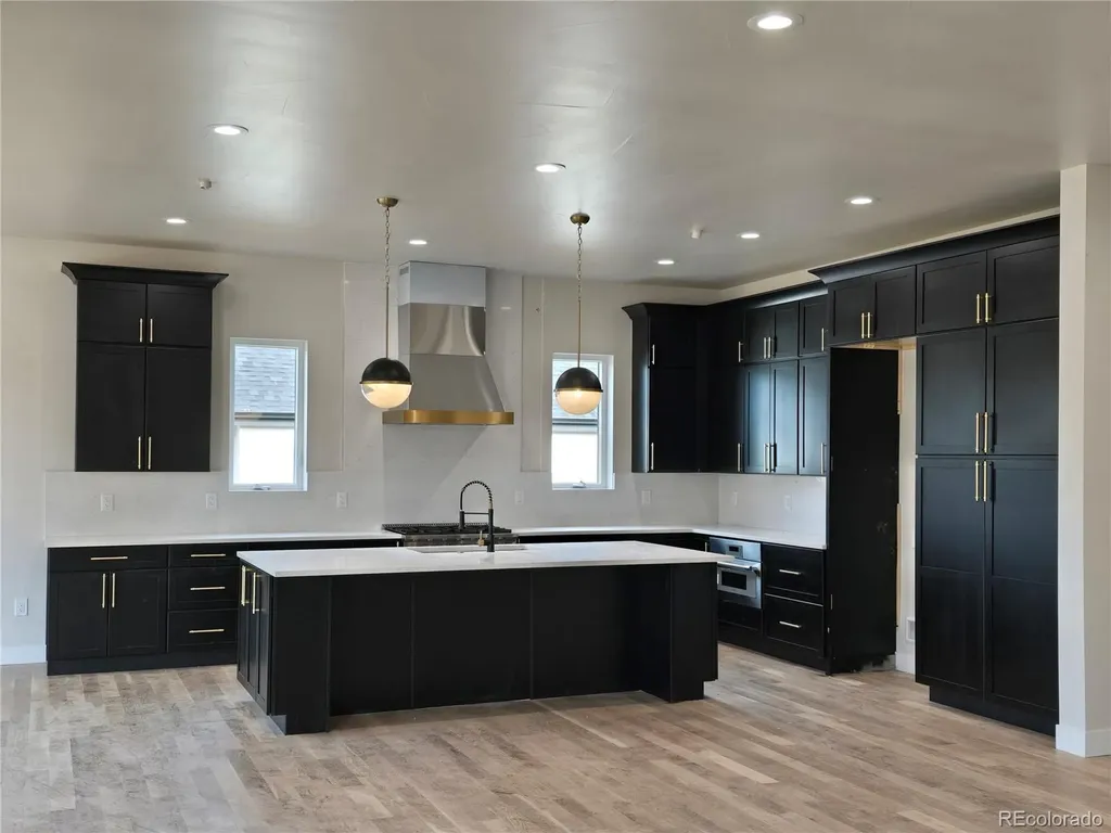 3383 S Newcombe Street Lakewood CO 80227