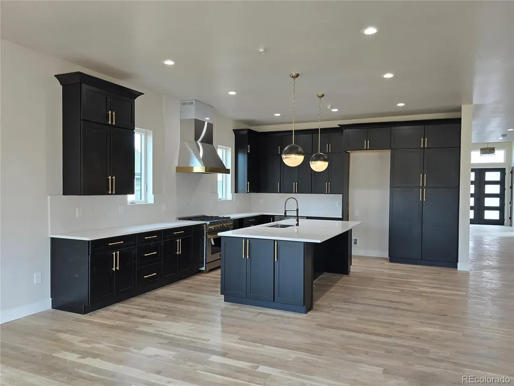 3383 S Newcombe Street Lakewood CO 80227
