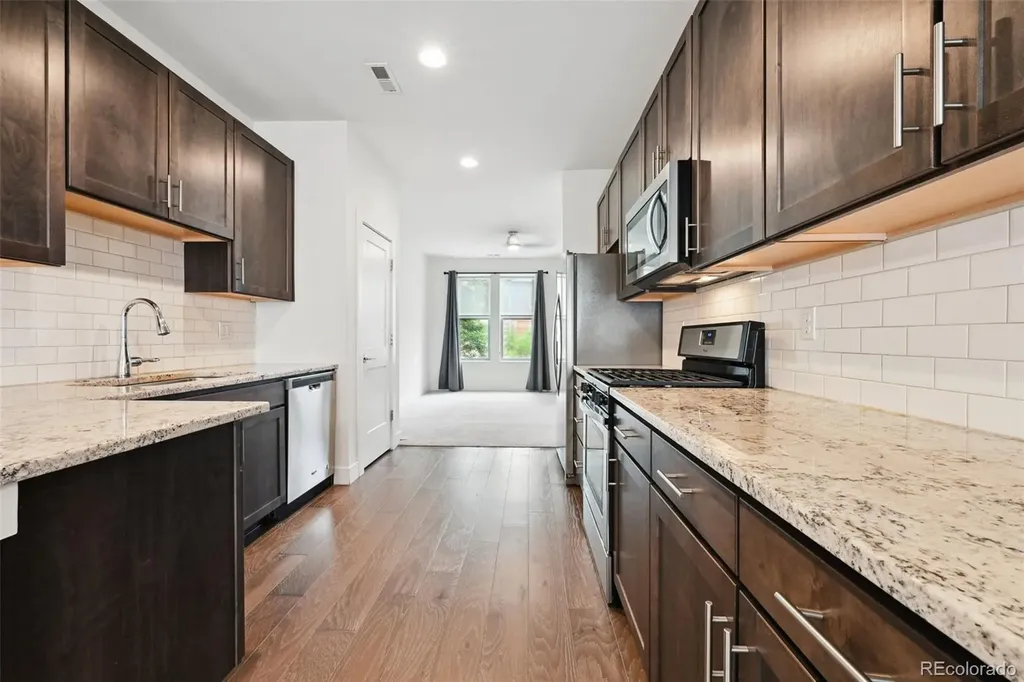 1056 Navajo Street Denver CO 80204