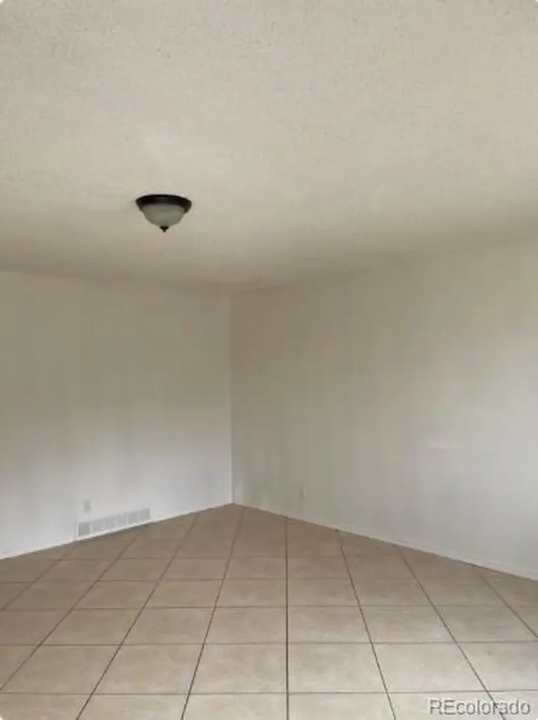 1321 Sable Boulevard Aurora CO 80011