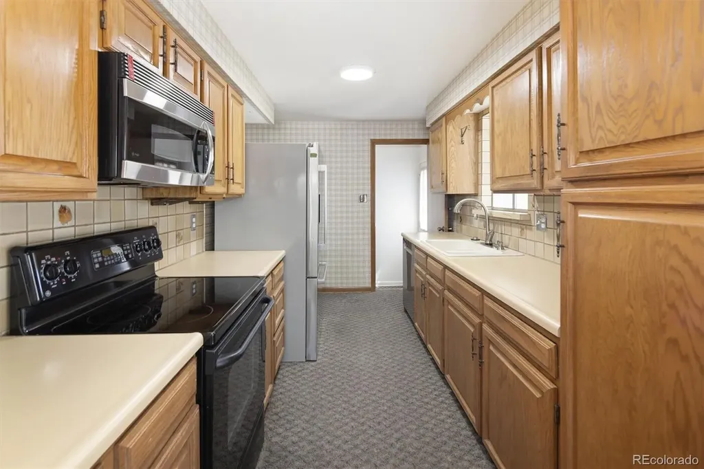 1530 S Estes Street Lakewood CO 80232