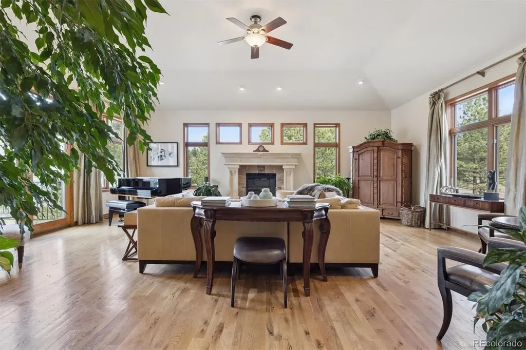 8061 Sugarloaf Road Larkspur CO 80118