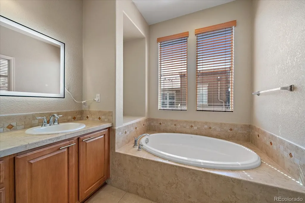 8946 E Nichols Place Englewood CO 80112