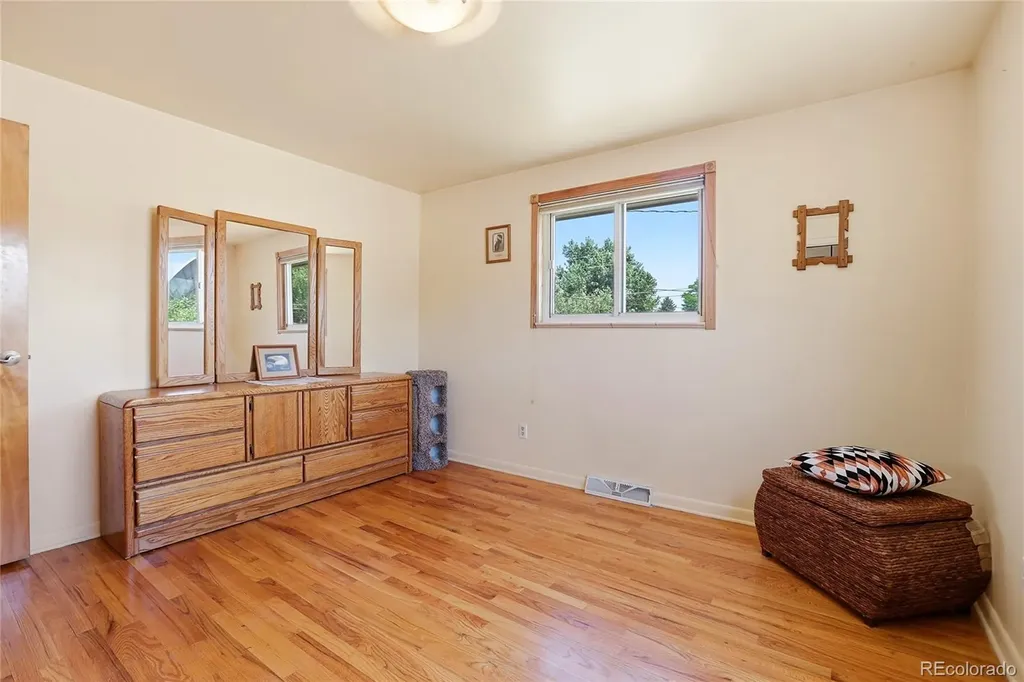 1484 S Balsam Court Lakewood CO 80232