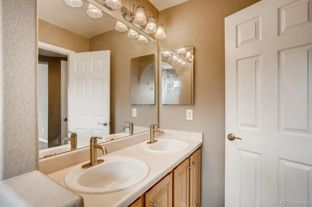 10594 Jewelberry Trail Highlands Ranch CO 80130