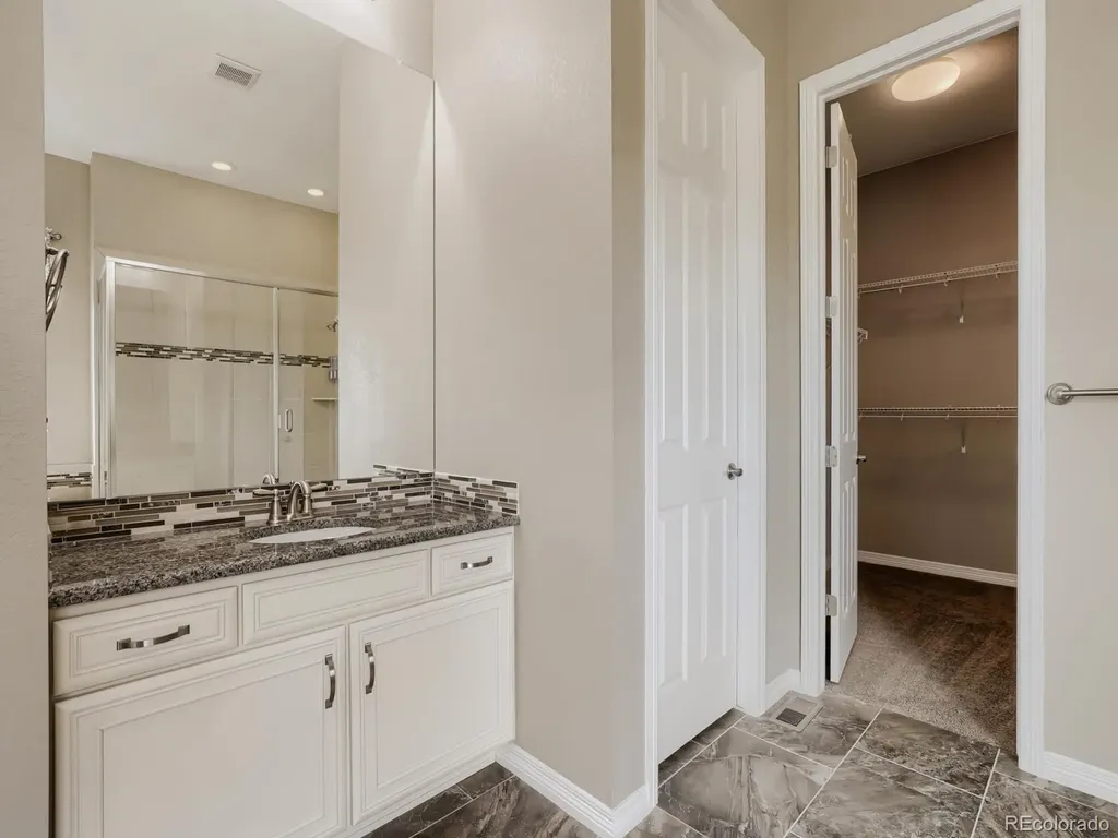 8450 S Biloxi Court Aurora CO 80016