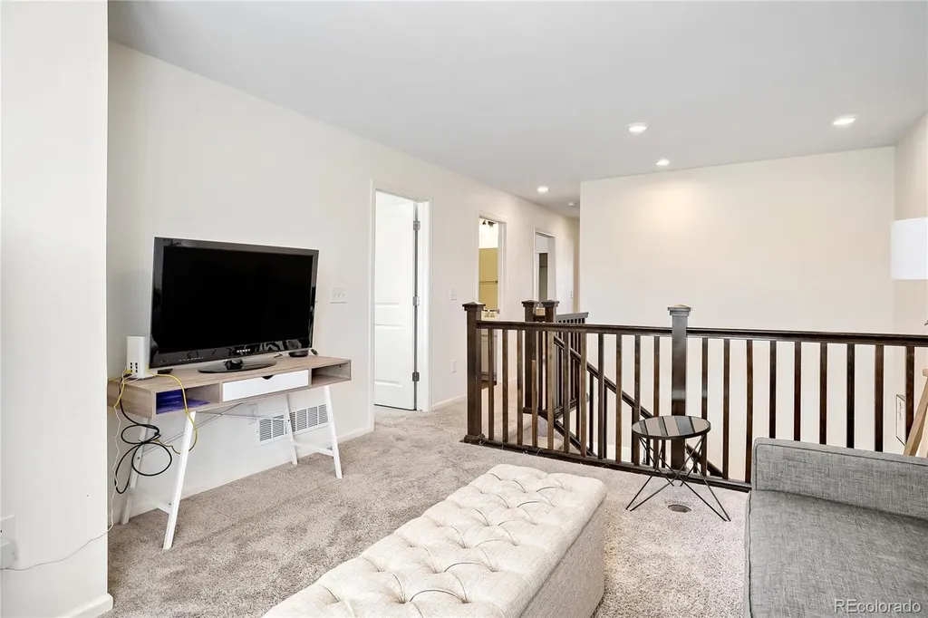6211 N Malaya Street Aurora CO 80019