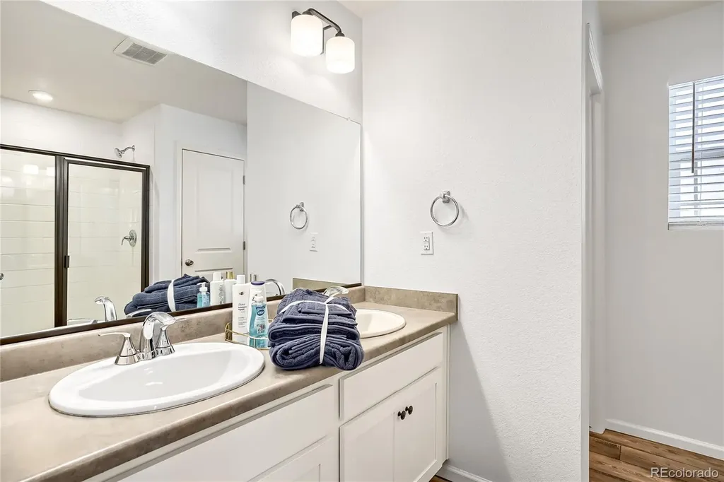 6211 N Malaya Street Aurora CO 80019