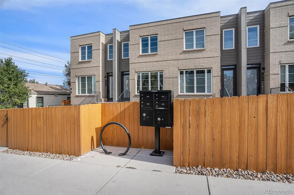 1074 Knox Court Denver CO 80204