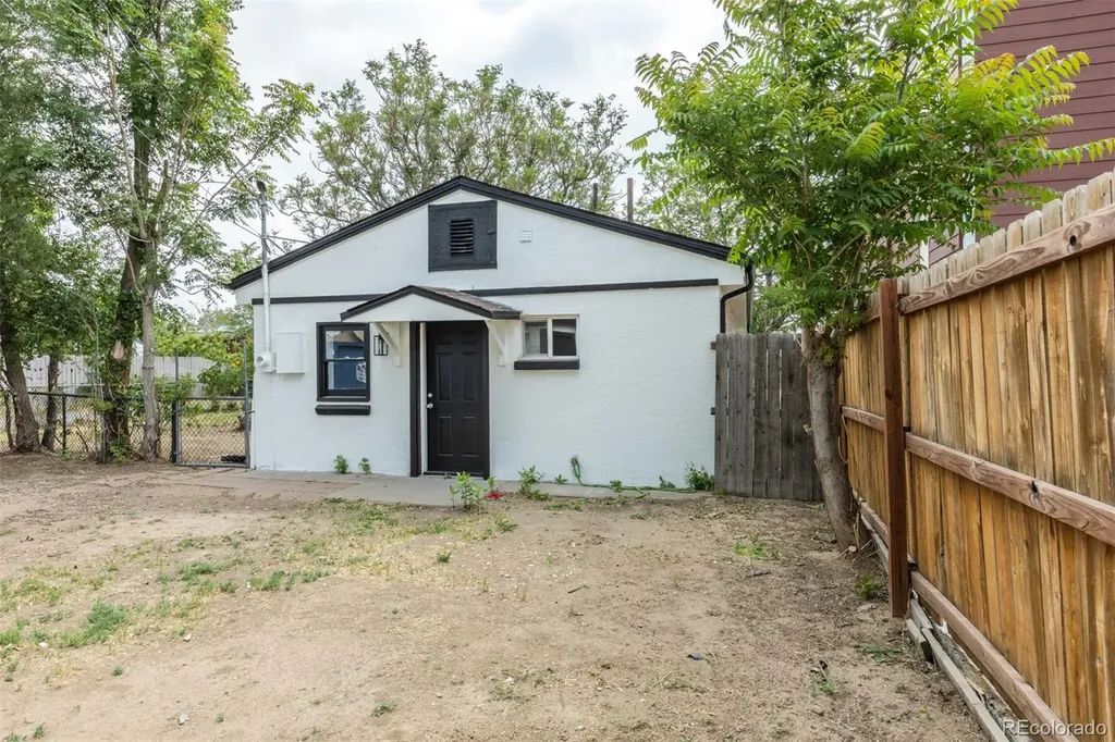 5805 Poplar Street Commerce City CO 80022