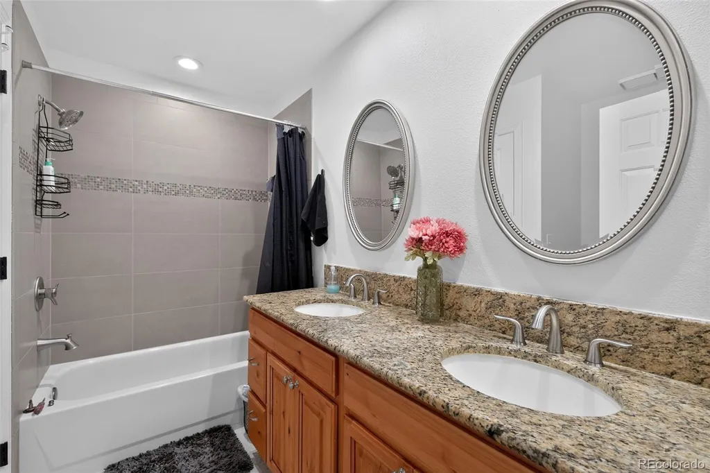 825 Huntington Drive Littleton CO 80126