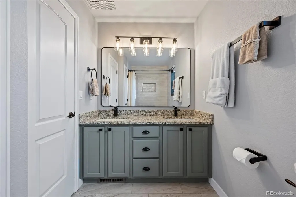 5064 Durham Court Denver CO 80239