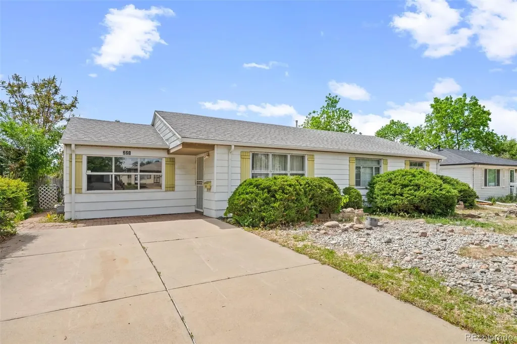 721 Geneva Street Aurora CO 80010