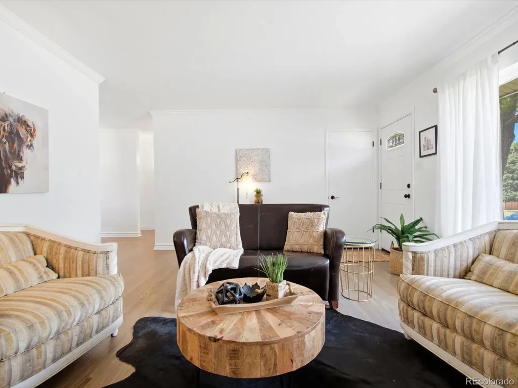 2888 S Zurich Court Denver CO 80236