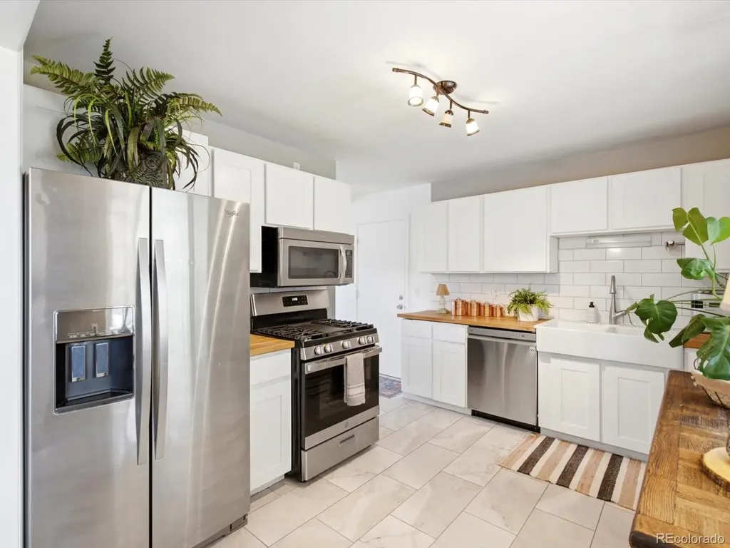 2888 S Zurich Court Denver CO 80236