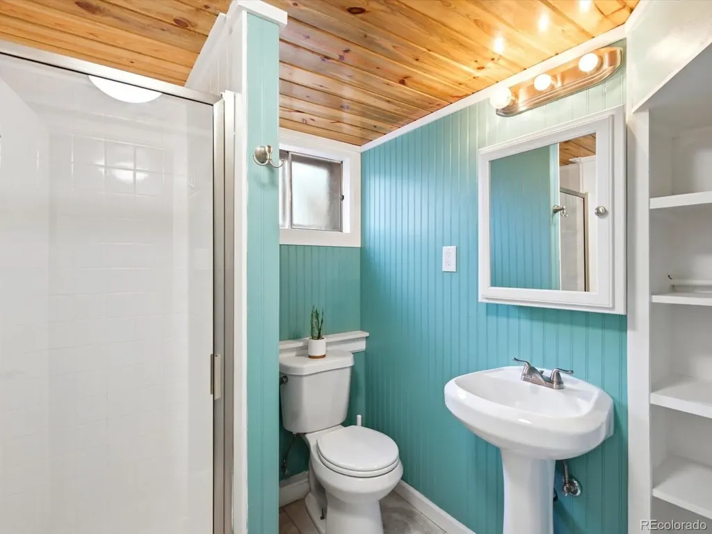 2888 S Zurich Court Denver CO 80236
