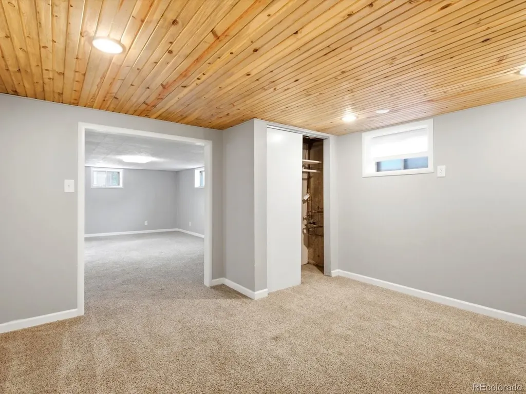 2888 S Zurich Court Denver CO 80236
