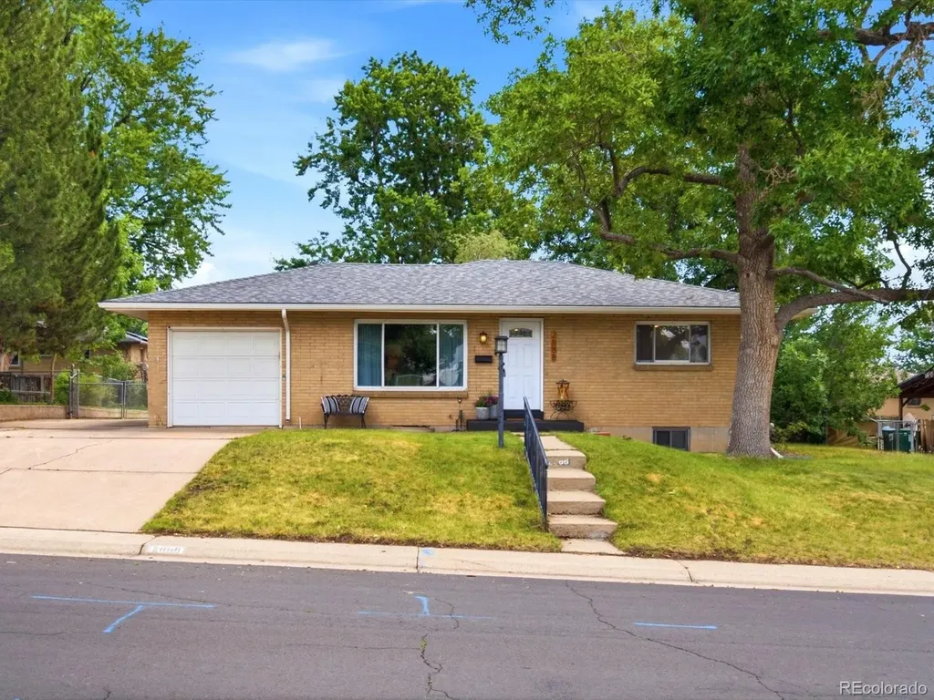 2888 S Zurich Court Denver CO 80236