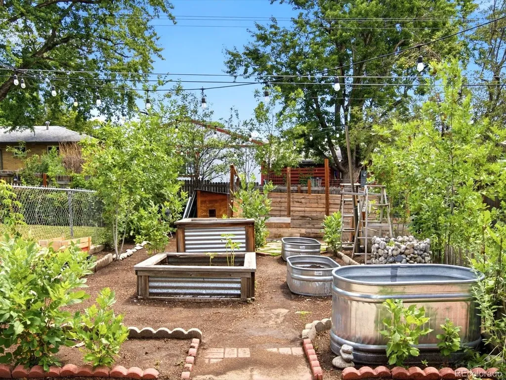 2888 S Zurich Court Denver CO 80236