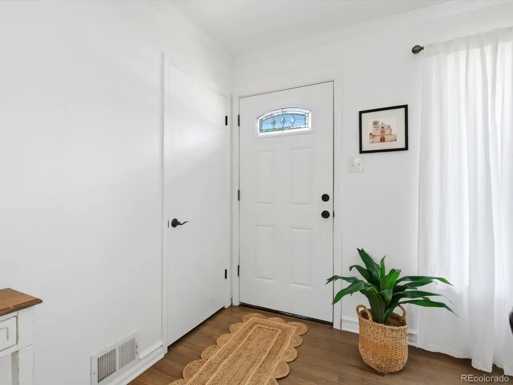 2888 S Zurich Court Denver CO 80236