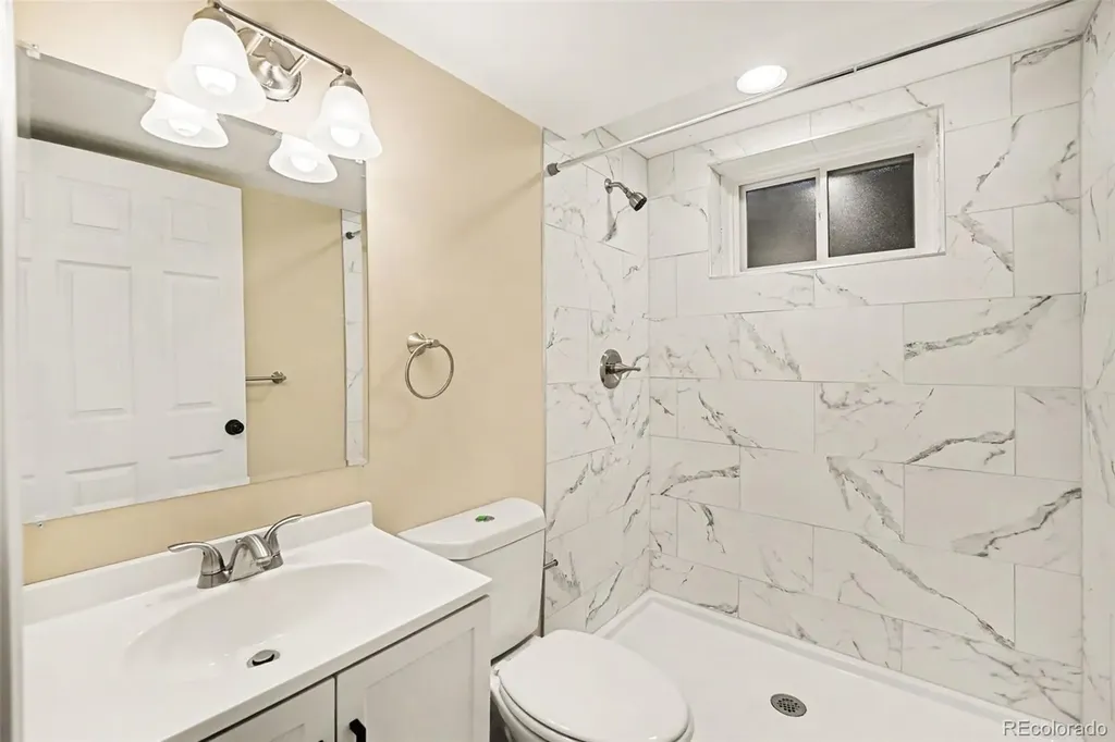 7976 S Flower Street Littleton CO 80128