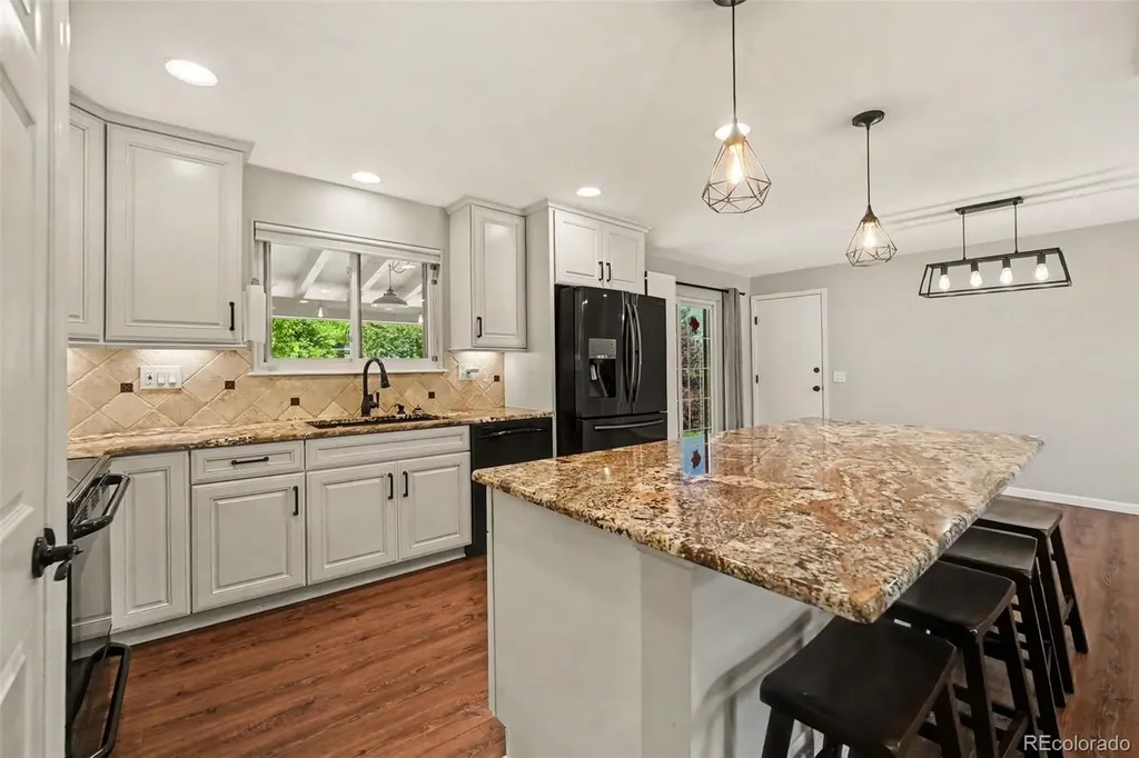7976 S Flower Street Littleton CO 80128