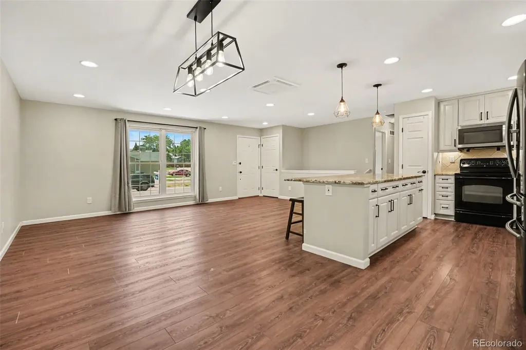 7976 S Flower Street Littleton CO 80128
