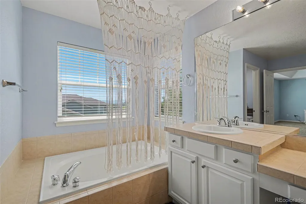 6915 S Fultondale Circle Aurora CO 80016
