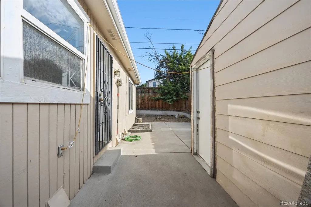 4501 W Alaska Place Denver CO 80219